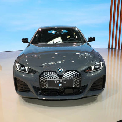 2023 FOR-B MW i4 M50 Doppelmotor AWD Portimao Blau Metallische Ebene Mittel- und Großwagen