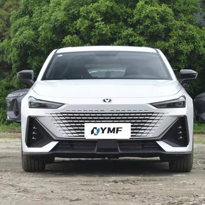2023 Changan UNI-V 1,5 t Kompakt Limousine Mittel- und Großwagen mit 4-Tür-Körperstruktur