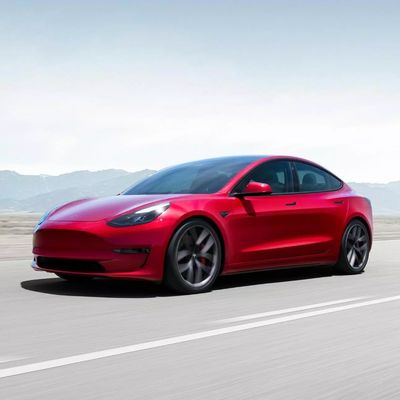 Tesla Model 3 Advanced Braking System und 70 KWh Batteriekapazität für Elektrofahrzeuge